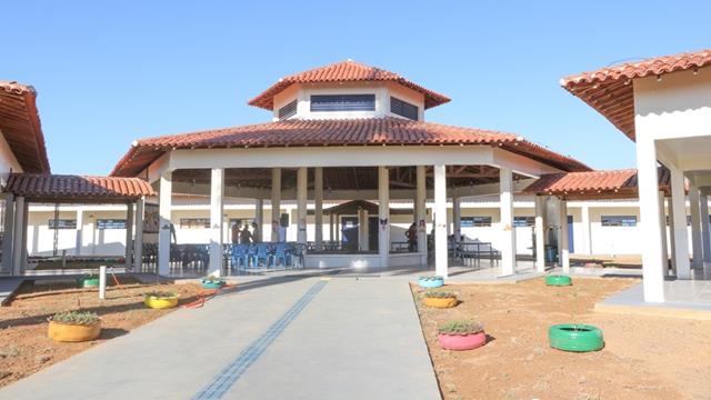 A Escola foi construída com recursos do Fundo Nacional de Desenvolvimento da Educação, FNDE no valor de R$ 840.446,19 mil. A prefeitura entrou com R$ 361.230,60. Foto: Jota Batista.