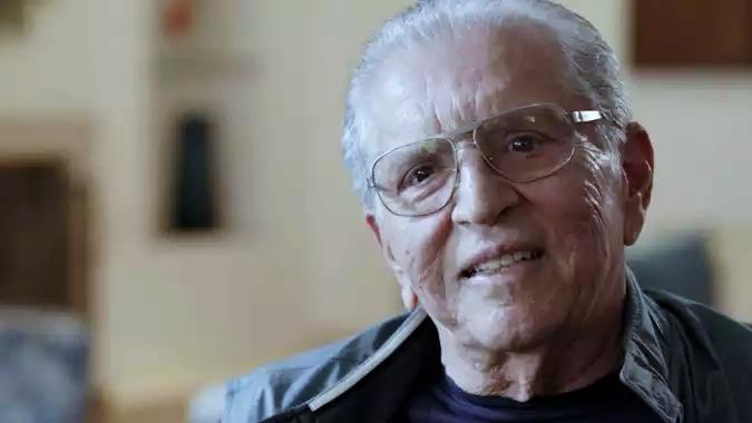 Carlos Alberto de Nobrega e internado apos tomar iogurte vencido