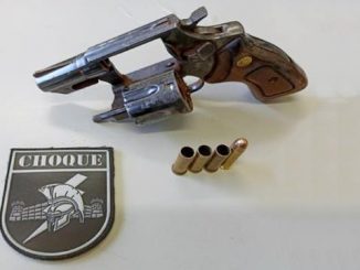 Arma que atirador usou para abrir fogo em feira de Campo Grande. / Foto: Batalhão do Choque/Divulgação