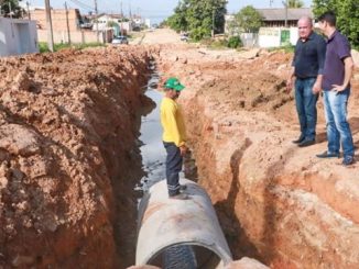 Prefeitura faz a drenagem da Rua Rio Branco