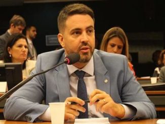 Emenda garante reajuste salarial para área da saúde e segurança