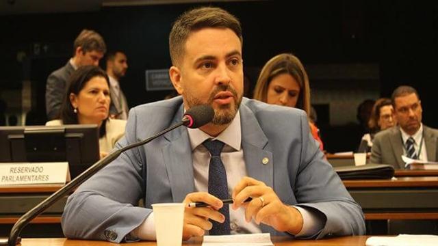 Emenda garante reajuste salarial para área da saúde e segurança