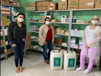 Sicoob Centro doa 3 mil litros de álcool em gel para Secretarias de Saúde