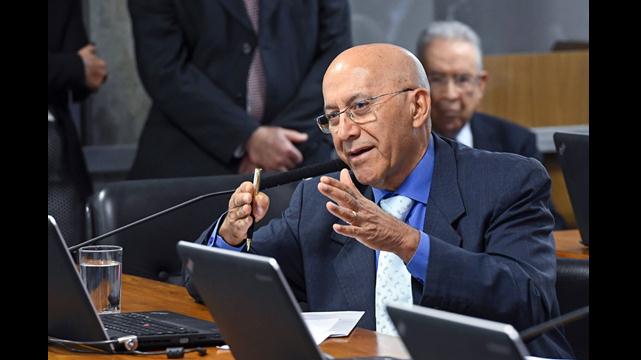 Emenda do senador Confucio Moura beneficia servidores dos ex-territorios federais