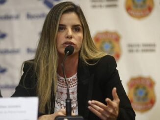 PF vai ouvir delegada e policiais em investigação sobre vazamento de operação para Flávio Bolsonaro