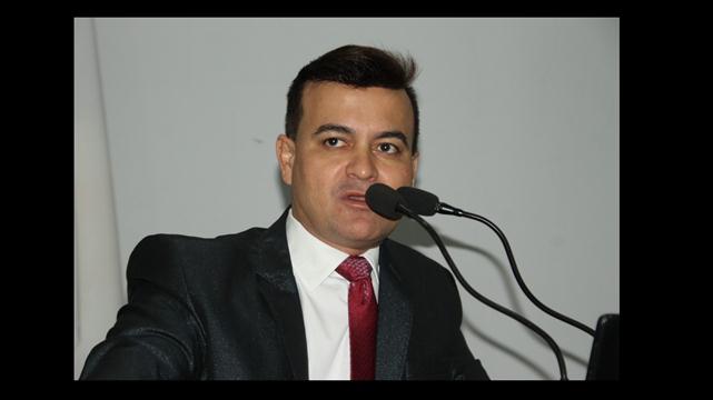 Edivaldo Gomes pede convênio entre prefeitura e Cimcero. Foto: Marcos Gomes