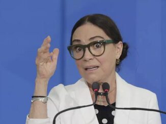 Atriz deixa o cargo oficialmente duas semanas depois de sua demissão do governo Bolsonaro