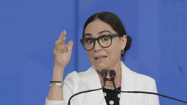 Atriz deixa o cargo oficialmente duas semanas depois de sua demissão do governo Bolsonaro