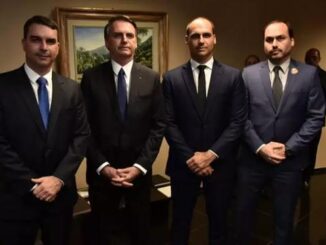 Rede de lojas denuncia fraudes com cartões dos Bolsonaros