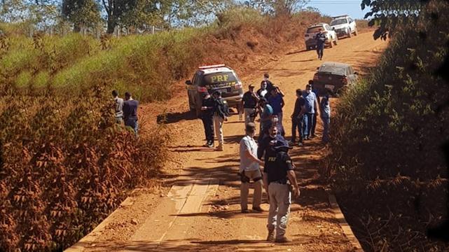 Inquilinos matam casal idoso, enterram corpos e são presos fugindo no carro das vítimas