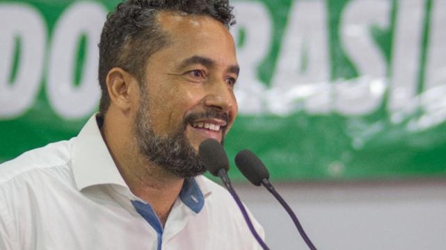 Justiça suspende processo de cassação contra Isaú