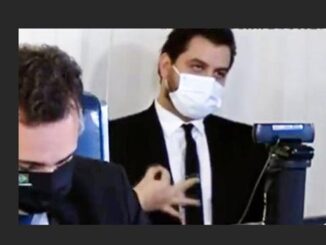 Filipe Martins faz gesto supremacista no Senado