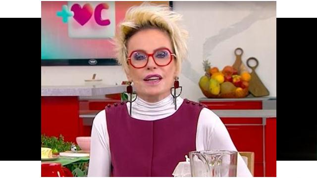 Ela entrou ao vivo agora há pouco de casa para falar com o seu público sobre a doença.