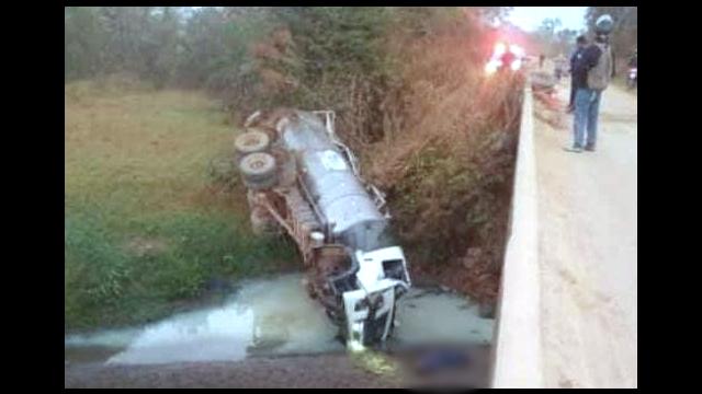 Caminhão de Leite acidente e morte