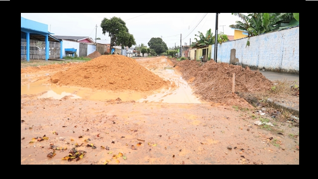 JI-PARANÁ - Iniciada terraplenagem para assentar bloquetes na rua K-2