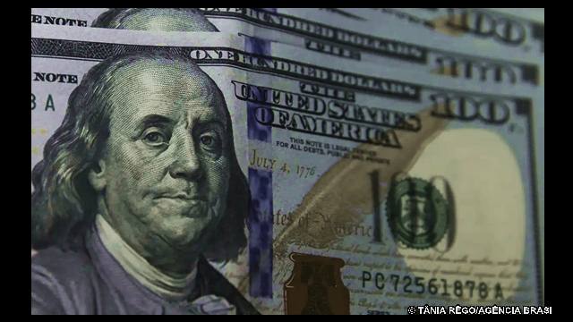 Dólar cai para R$ 5,78, apesar de tarifa de Trump sobre aço e alumínio