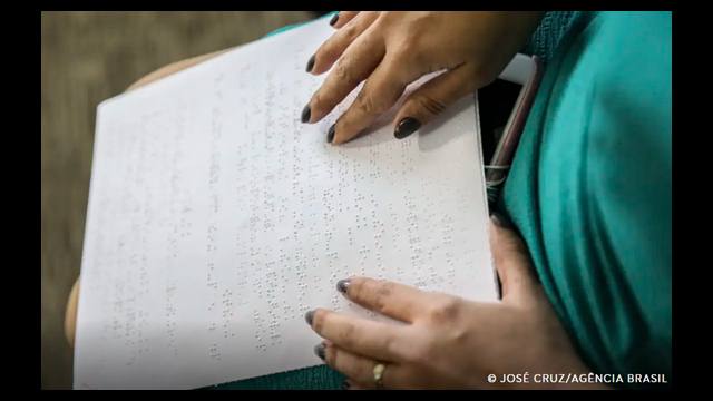 Médicos discutem uso da IA em benefício de deficientes visuais
