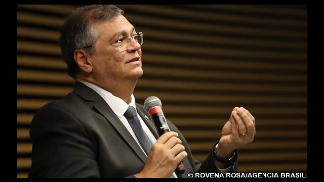 Dino oficia CNJ para que apure supostos “penduricalhos” a juízes de Rondônia