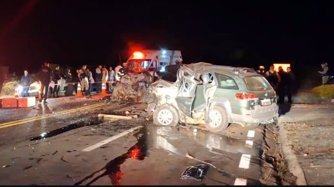 Oito mortos e dois feridos em triplo acidente em Minas Gerais