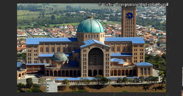 Basílica do Santuário Nacional de Nossa Senhora Aparecida, no interior de São Paulo.