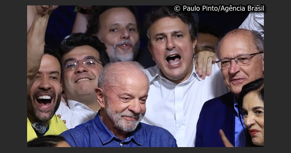 Presidentes latino-americanos cumprimentam Lula pela vitória nas eleições presidenciais do Brasil.
