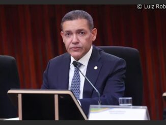 Tribunal Superior Eleitoral determina a suspensão de postagens contra Lula nas redes sociais.