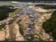 Leito de rio amazônico durante a vazante, período de redução sazonal do nível das águas.